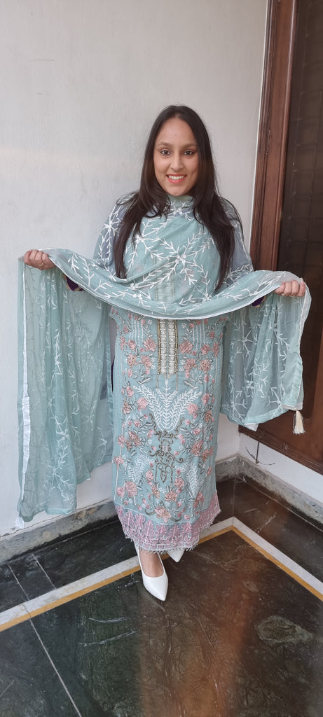 Nooré Luxe Pakistani Suit