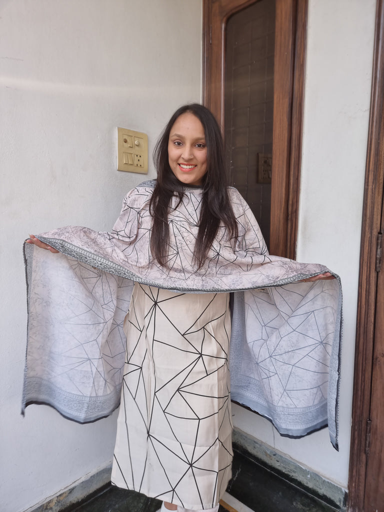 Polygon Elegance Muslin Suit
