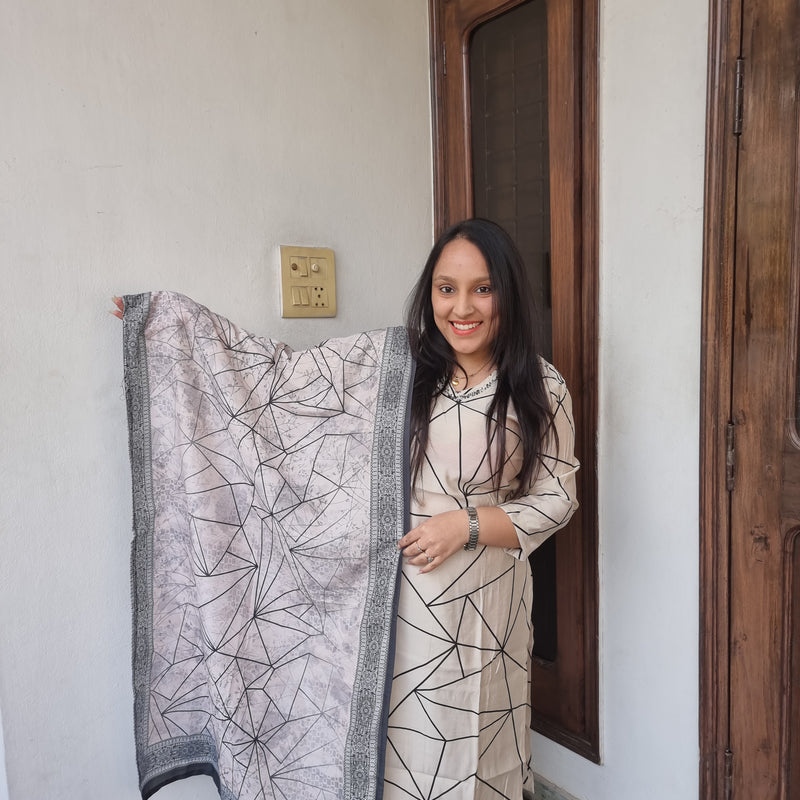 Polygon Elegance Muslin Suit