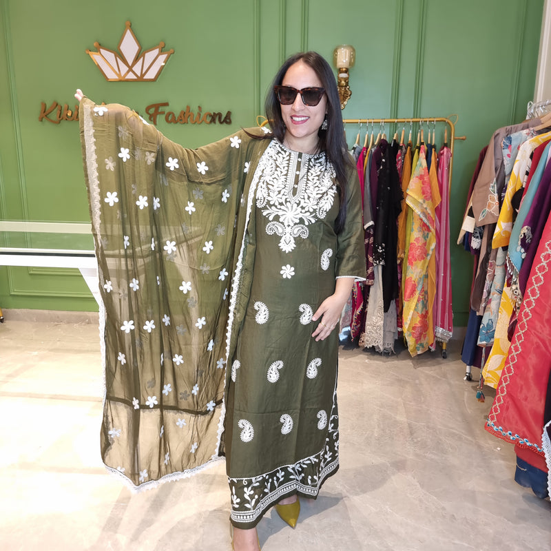 🌿 Nazakat – Lakhnavi Embroidered Rayon Suit Set 🌿